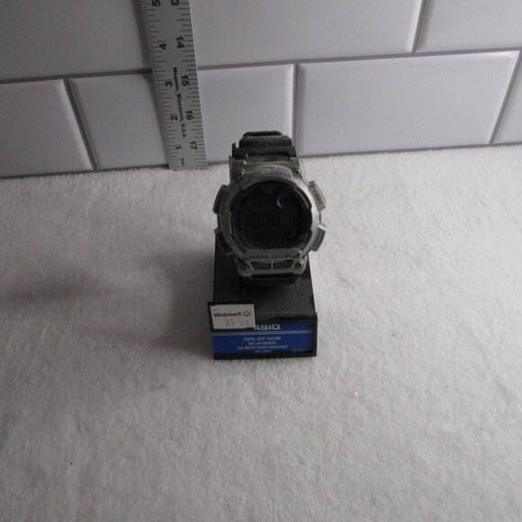 Casio Step Tracker Watch - Picture 4 of 4